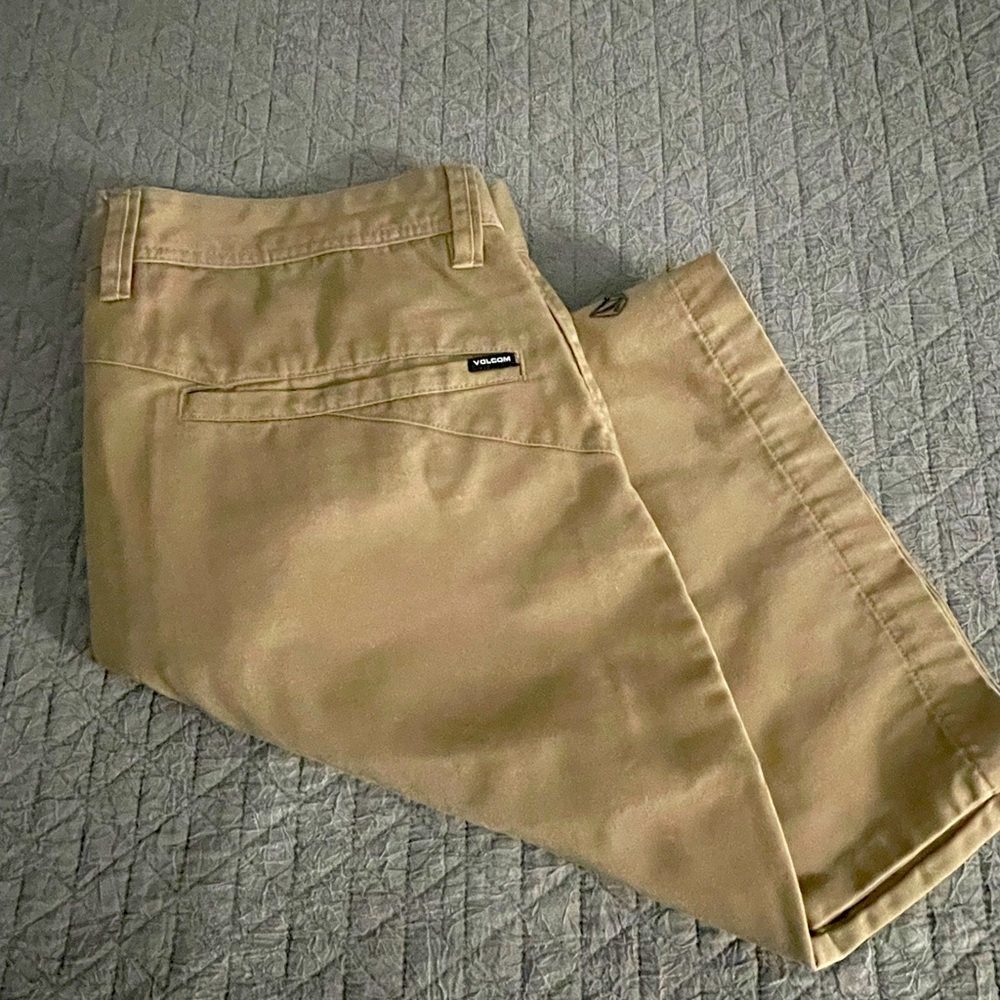 Volcom shorts 34”